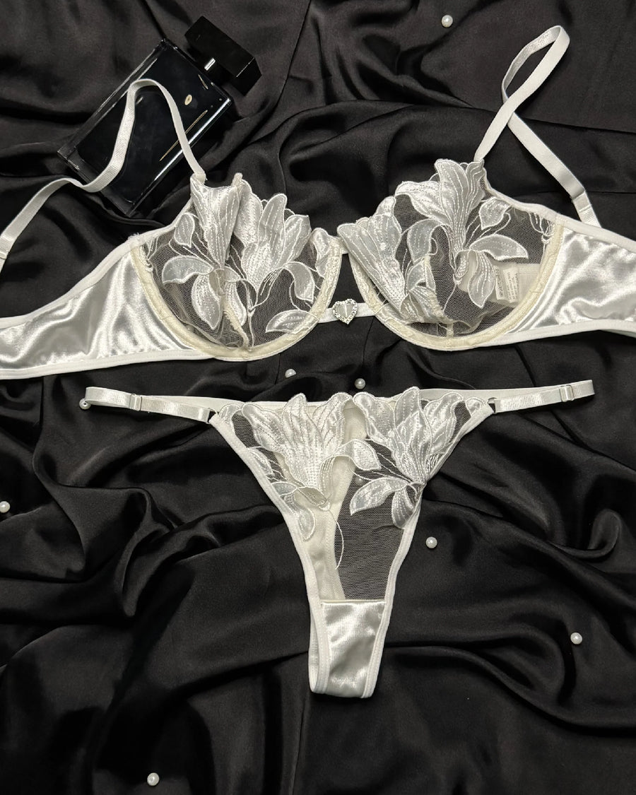 Alluring Elegant Floral Embroidery Lingerie Set White - Bespose