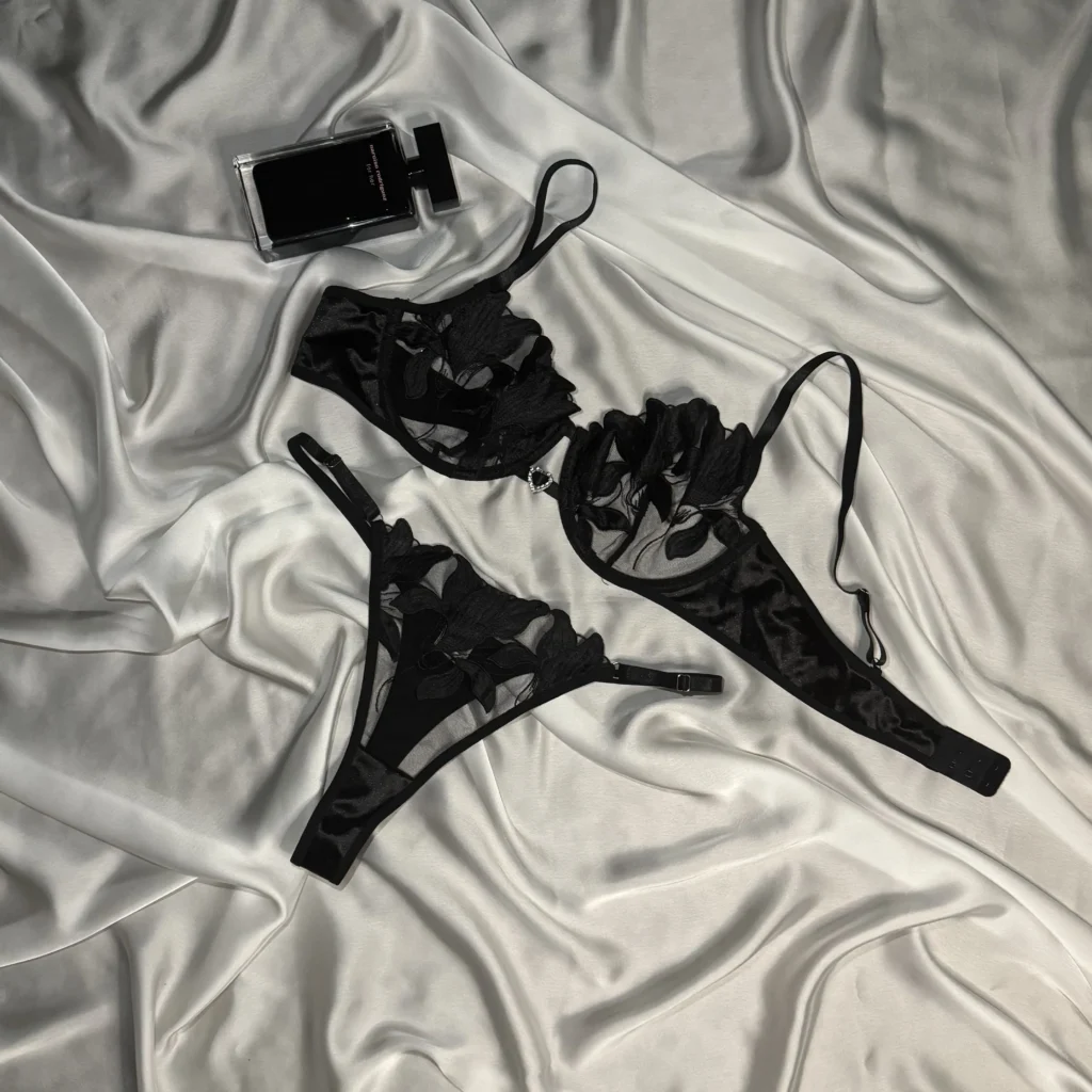 Alluring Elegant Floral Embroidery Lingerie Set - Bespose