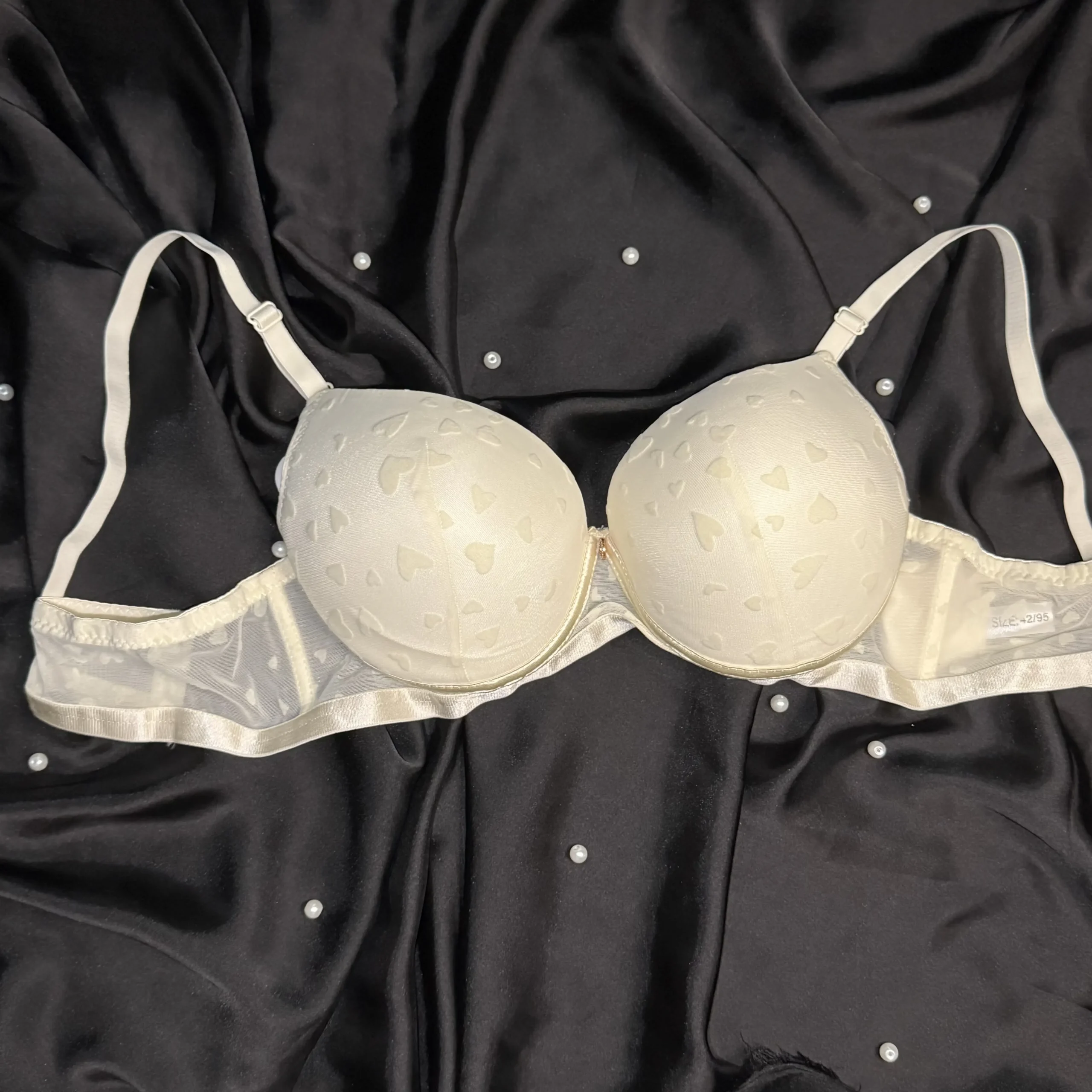 Women's Off White Heart Print Push Up Bra - Bespose